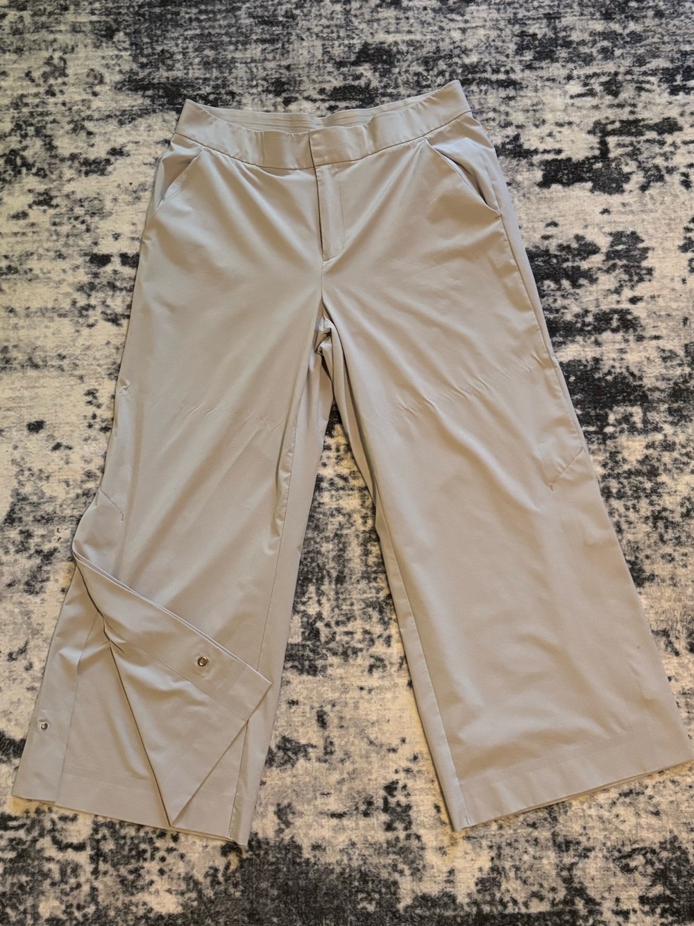 Athleta Light Grey Wide-Leg Crop Pants - With snaps